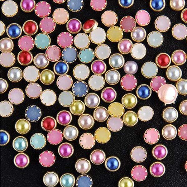 Цветни перли с обков за нокти